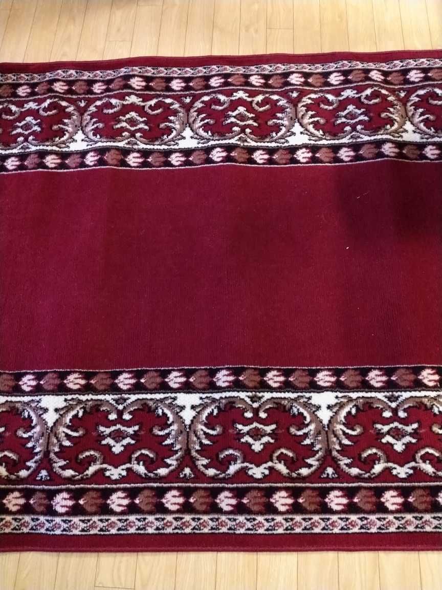 Продам новую красную ковровую дорожку, 2 метра
