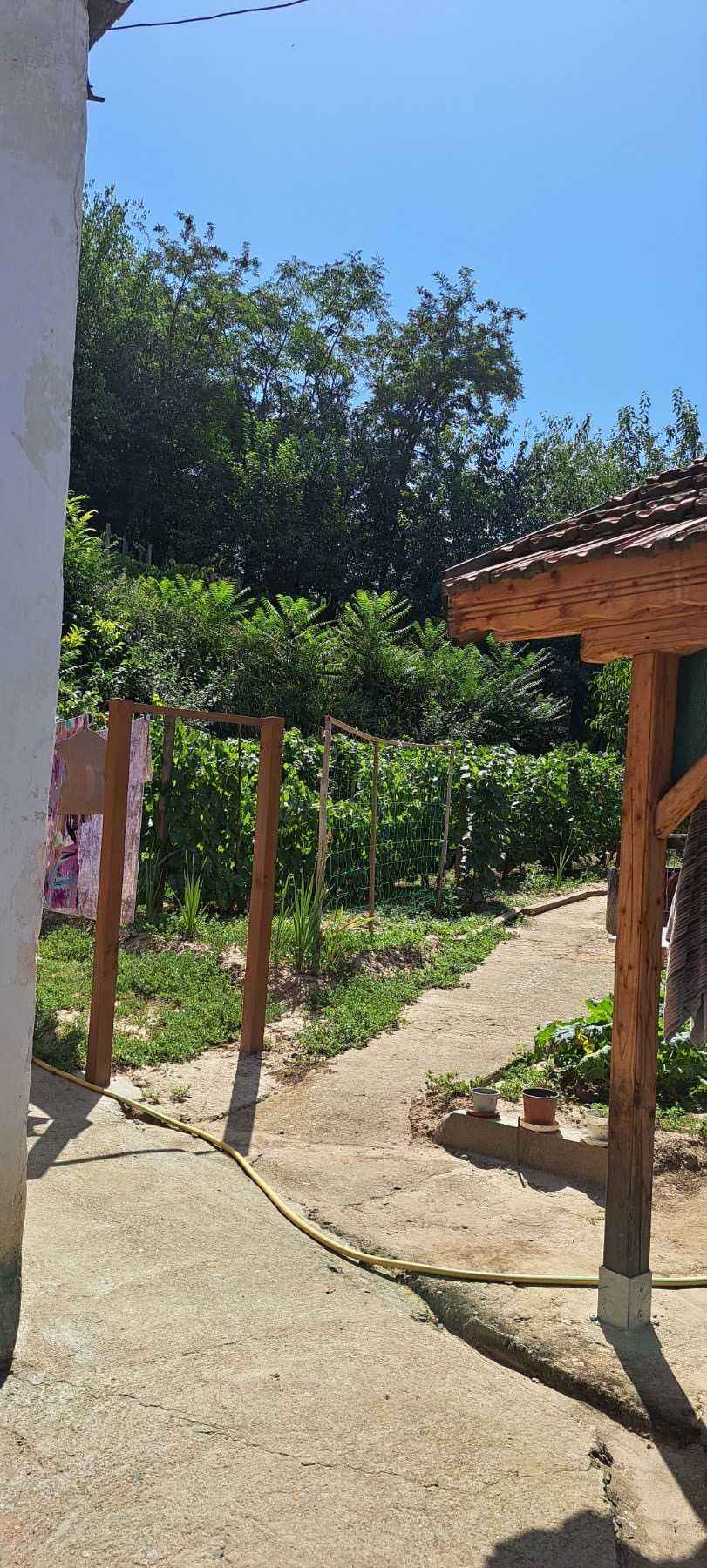Продава къща в с.Искър