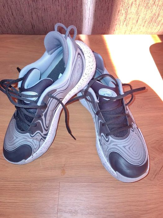 Adidasi Under Armour