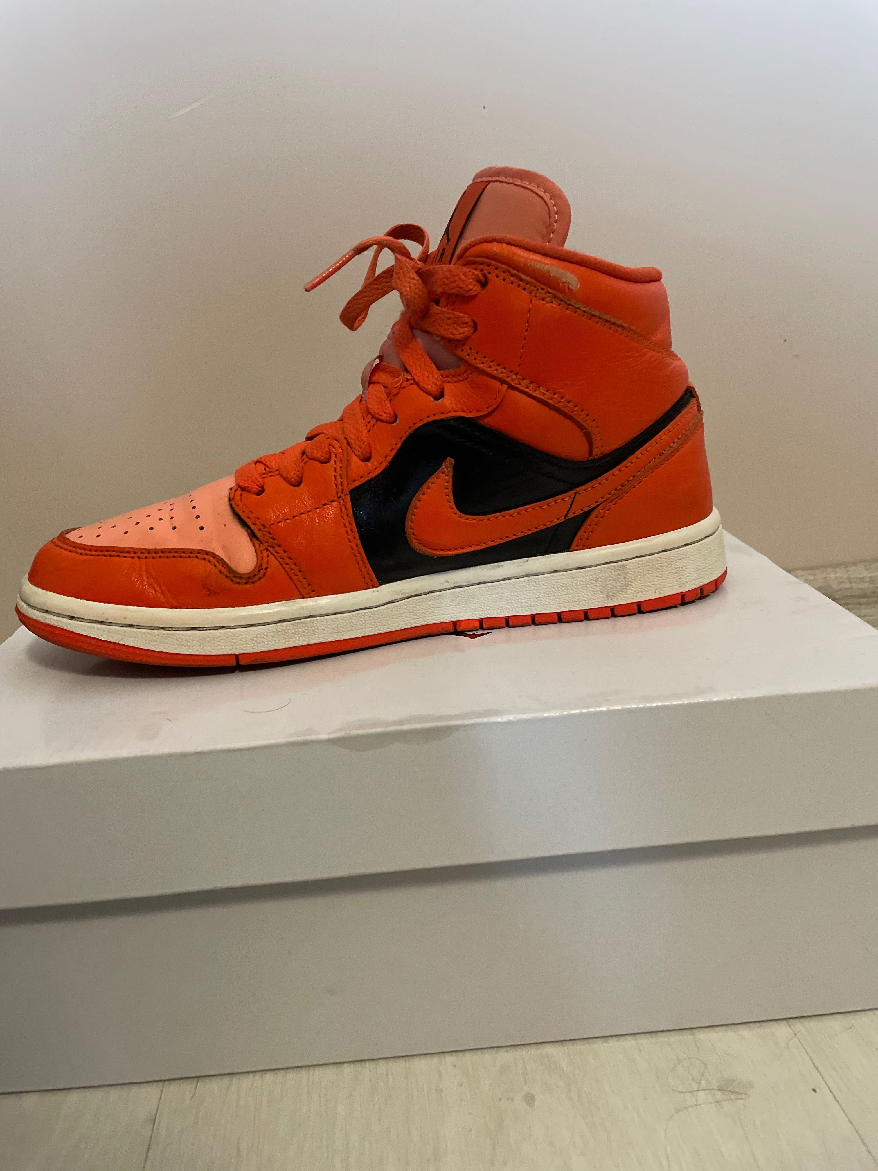 Jordan 1 Mid SE Rush Orange Crimson Bliss (W)