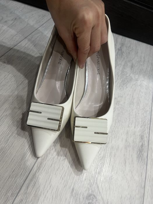 Продам туфли новые