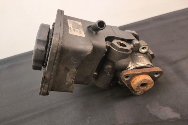 Pompa Servodirectie 2.5D 256D2 / 7693974101 BMW Seria 5 E60/E61