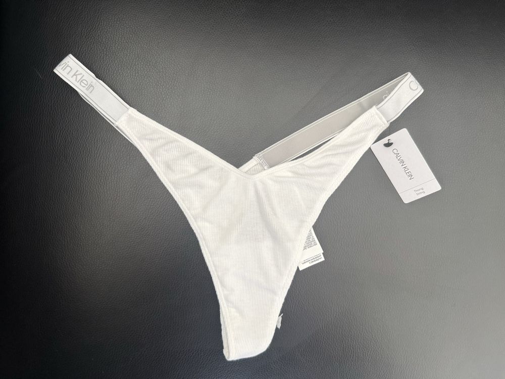 Изрязани прашки Calvin Klein в черно / S, L/