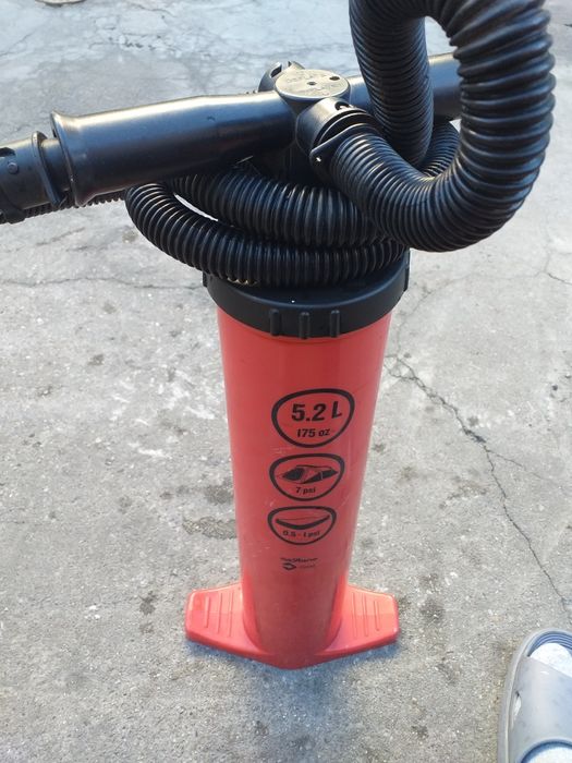 Pompa .an.stare perfecta.  Pentru saltele . Si piscine