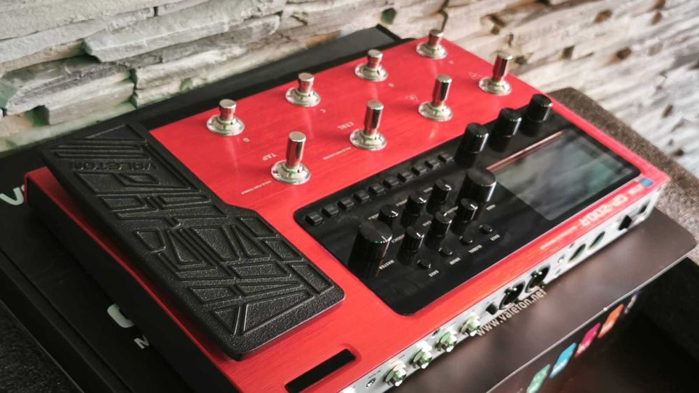 Procesor efecte chitara Valeton GP-200R - Garantie