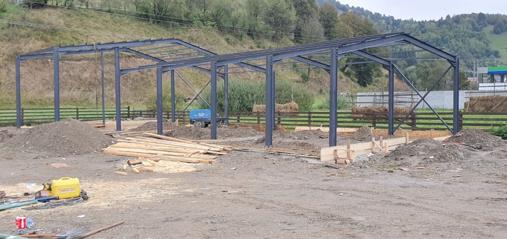 Hala pe structura metalica 14x25