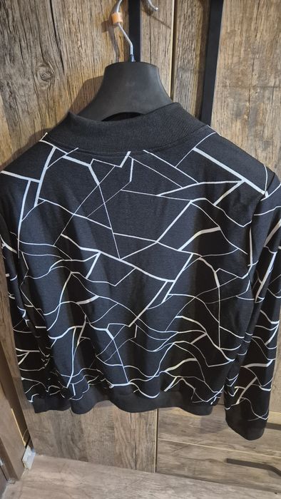 Две дамски блузи, спортна жилетка