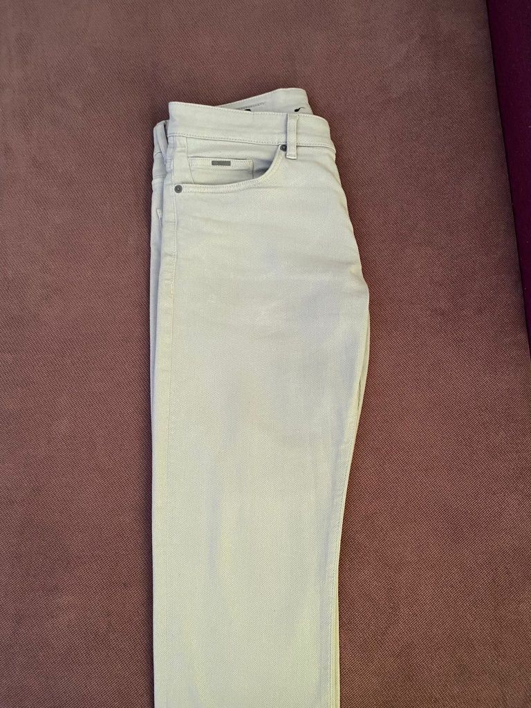 vand pantaloni hugo boss size M