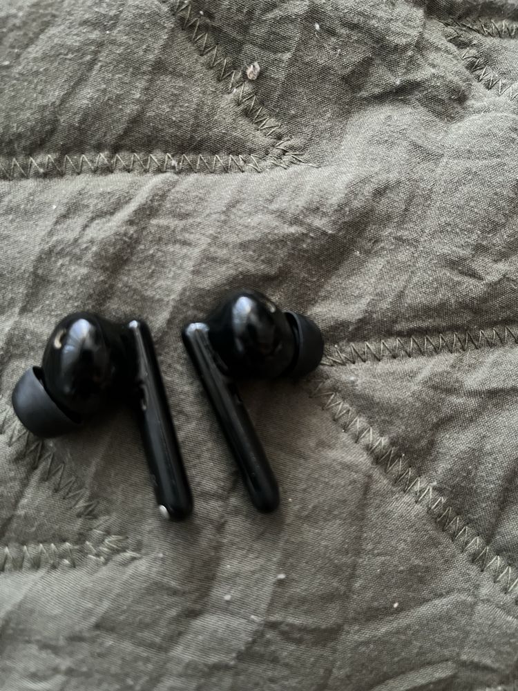 Huawei  earbuds i4