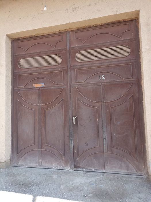 Дарвоза сотилади