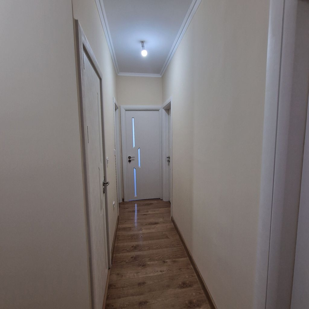 Продава се Тристаен апартамент в Разград, Житница - 76 кв.м за 1094 €/кв.м - Снимка #11