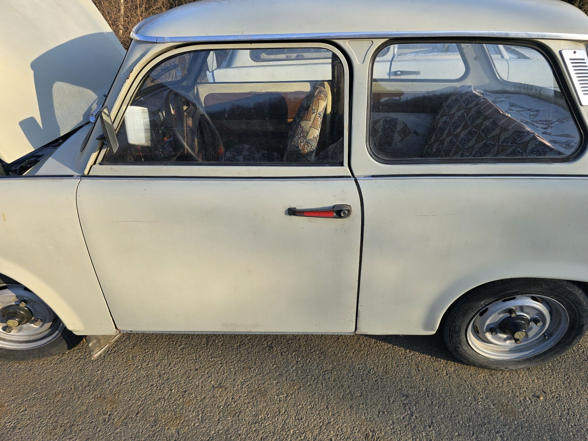 Vând piese pentru Trabant