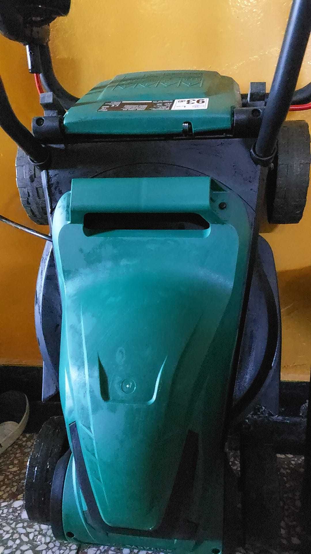Vând Mașină electrică de tuns iarba Parkside 1200.