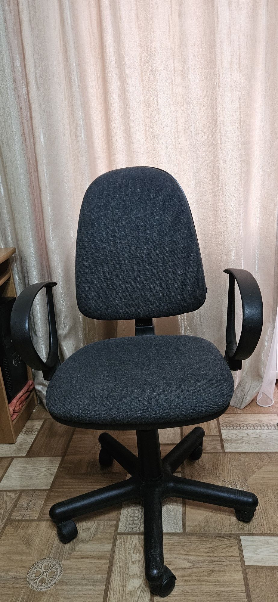 Продам компьютерное кресло