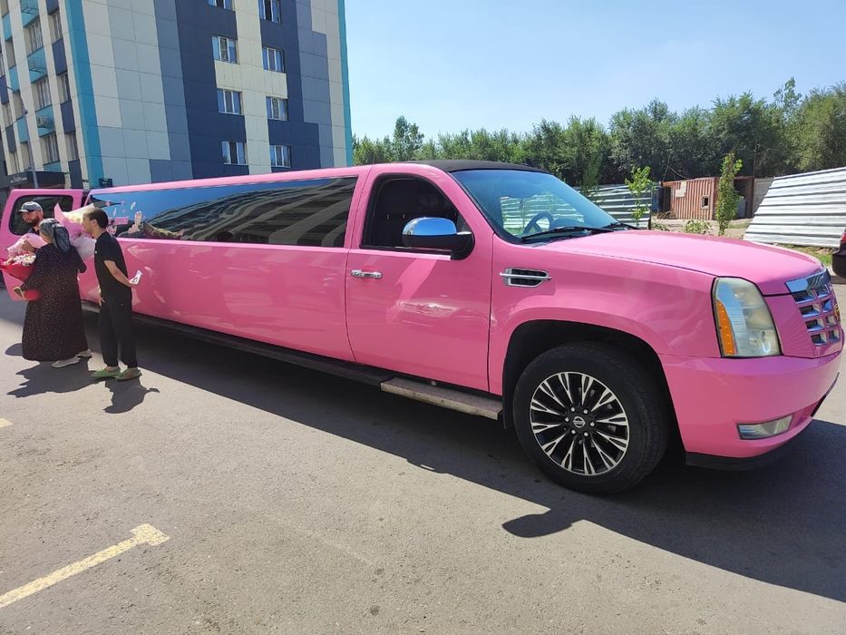 Прокат лимузинов кадилак розовый день рождения выписка из роддома
