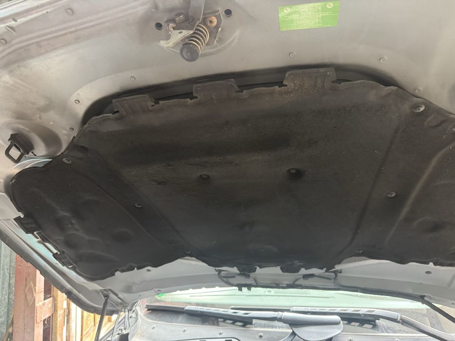 Преден капак бмв е60 е61