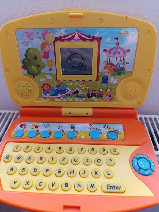 Primul meu laptop de jucarie