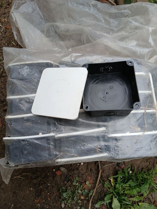 Vând motor,folie aluminiu  si altele