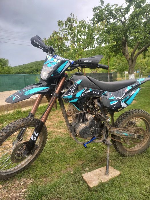 Vând motocros 150 cc