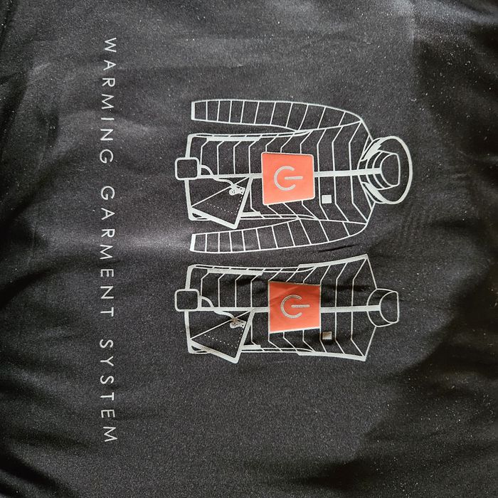 Продаётся зимняя куртка унисекс с подогревом