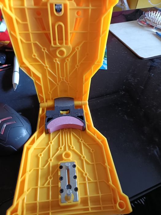 Dispozitiv ascuțit lanț drujba