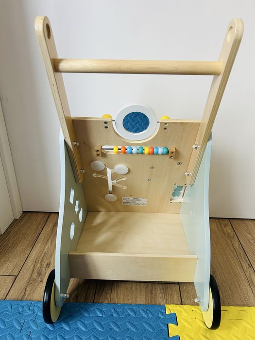 Дървен уокър за прохождане