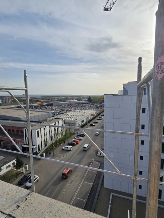 Ap. Nou, 2 camere, etaj retras cu terasa.