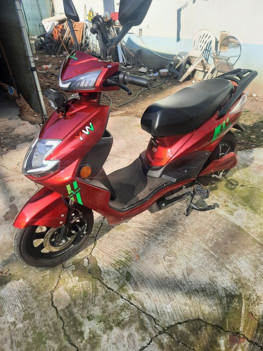 Vand scuter electric