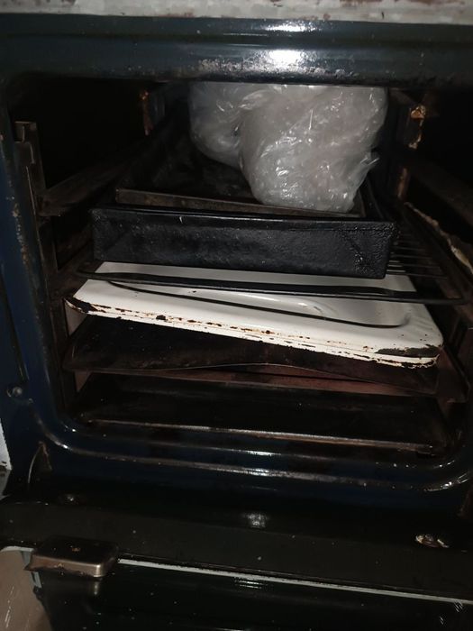 Продам газ плиту