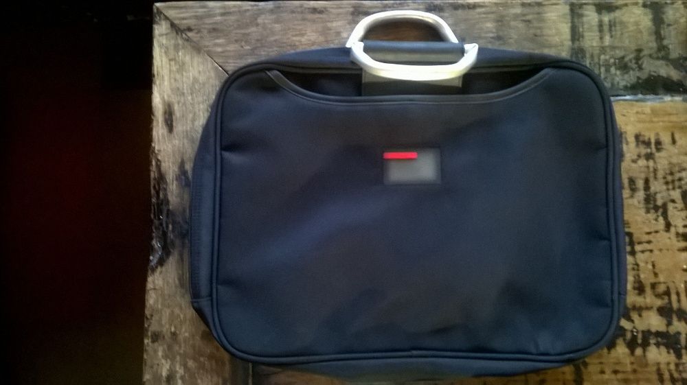 чанта за лаптоп дизайнерска