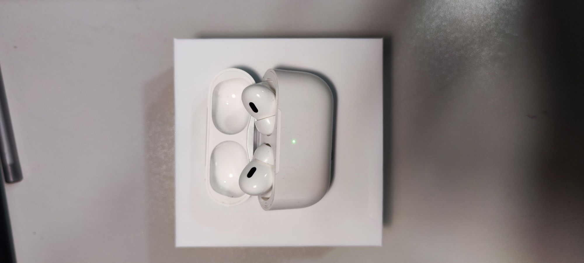 Продавам слушалки air pods 2 pro