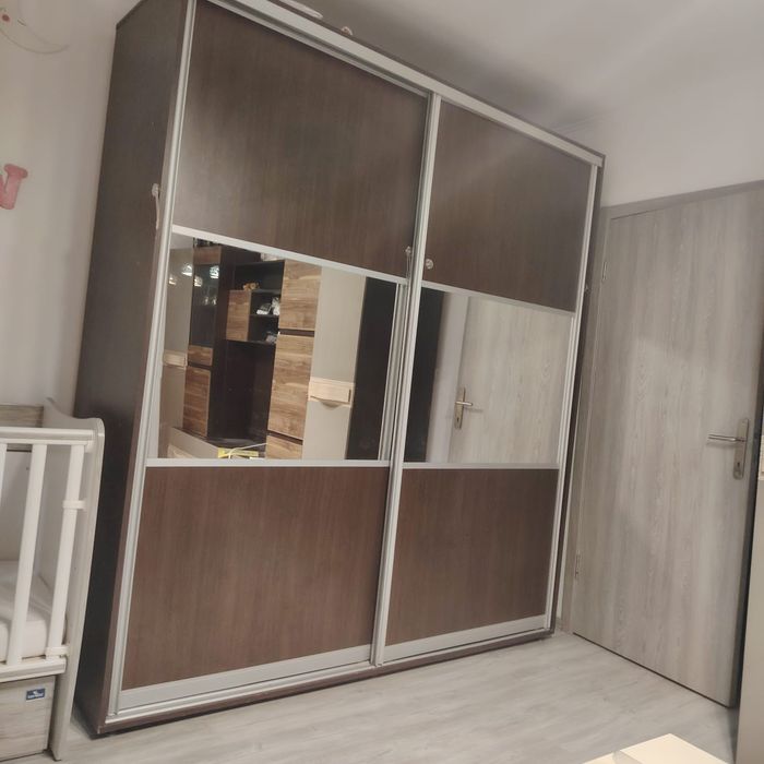 Vand mobilier second hand