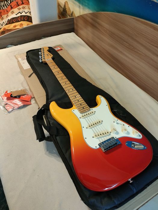 Электрогитара Fender player plus Stratocaster Tequila sunbirst