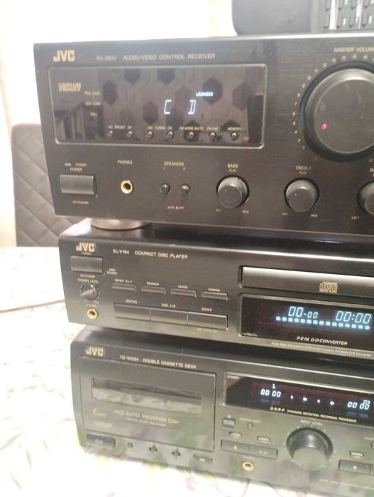 Linie JVC cu telecomanda