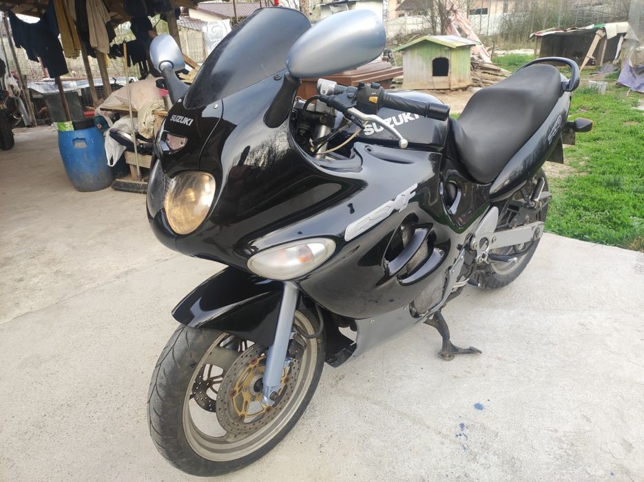 Vând/schimb Suzuki GSX 750 F