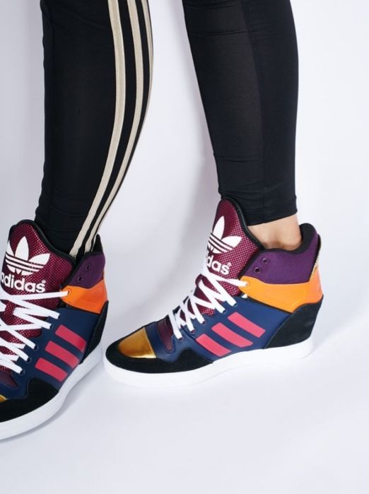 Timbarlend , Juicy Couture, Calvin Klein , Adidas