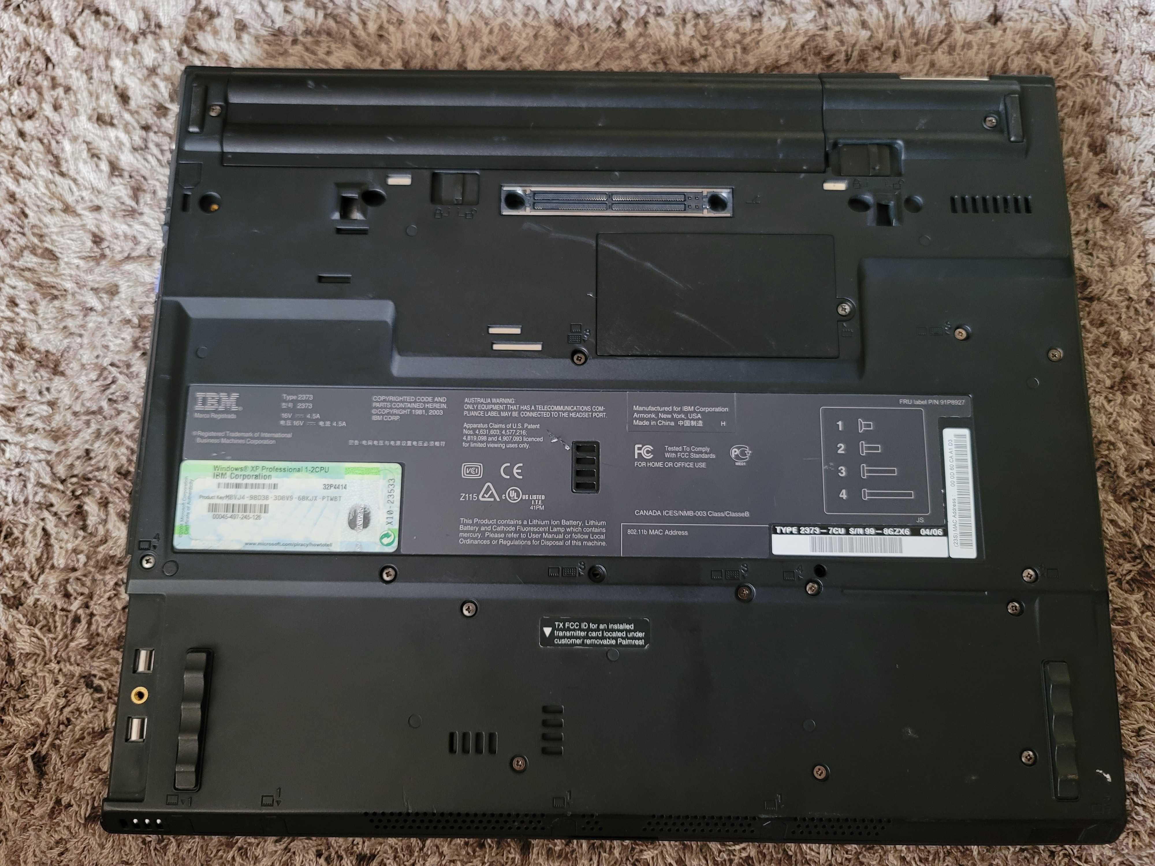 Laptop vechi IBM T40 pentru piese.