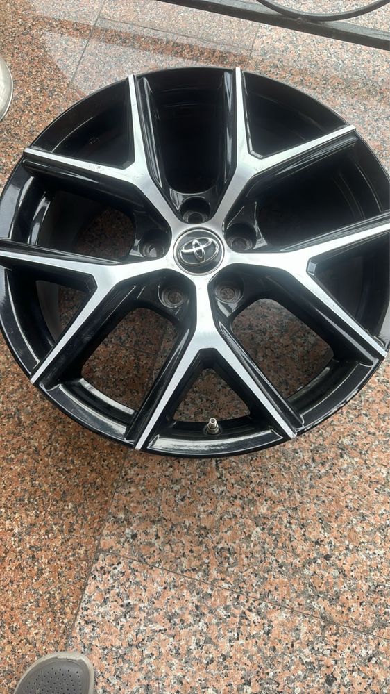 Продам диски toyota rav4