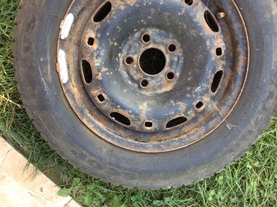 Roata de  175 60 85 completa iarna 90ron si antena parabolica 40