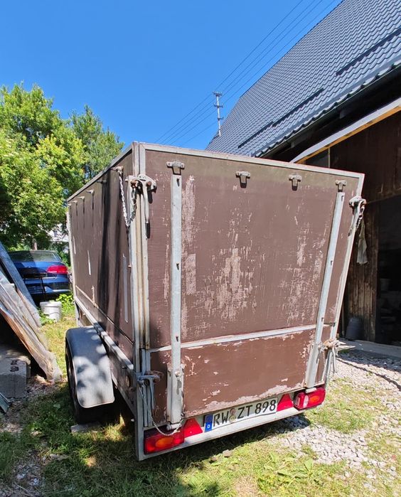 Remorcă / Remorci cu Prelată 2500 kg, 750 kg Germnaia