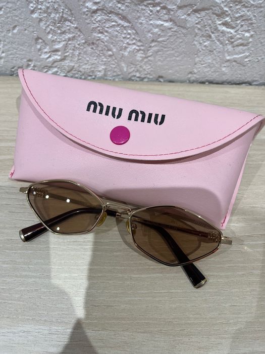 Miu miu слънчеви очила