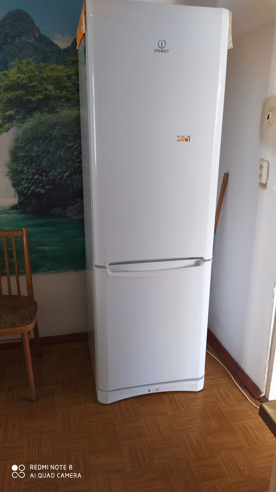 Продам холодильник Indezit в рабочем хорошем состоянии,