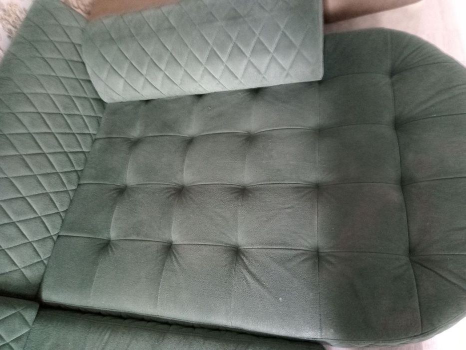 Срочно продается мягкий уголок. Тяжёлый качественный.