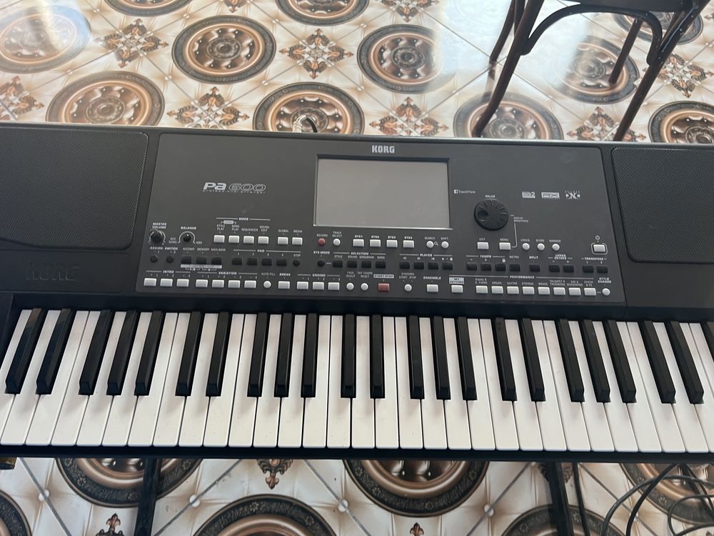 Vând korg pa600