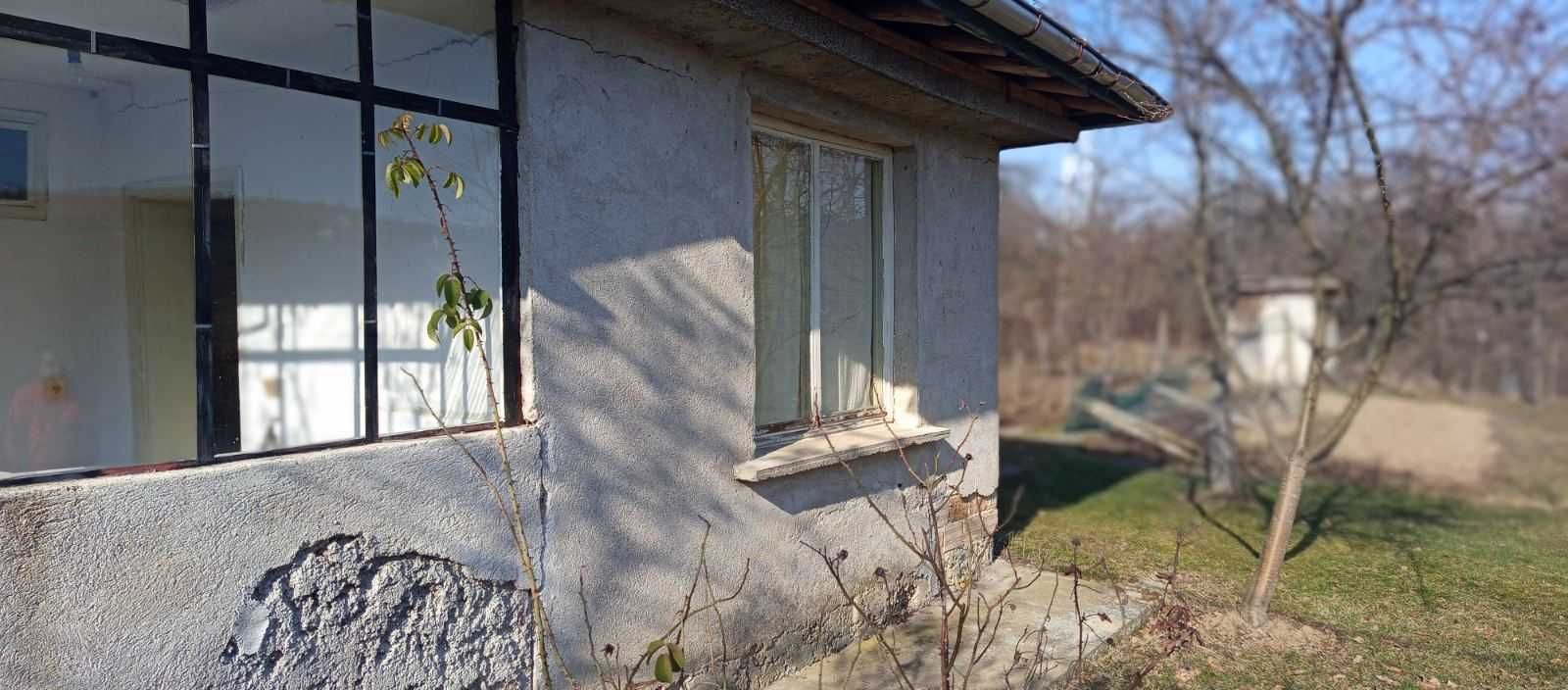 Продава къща в село Турия