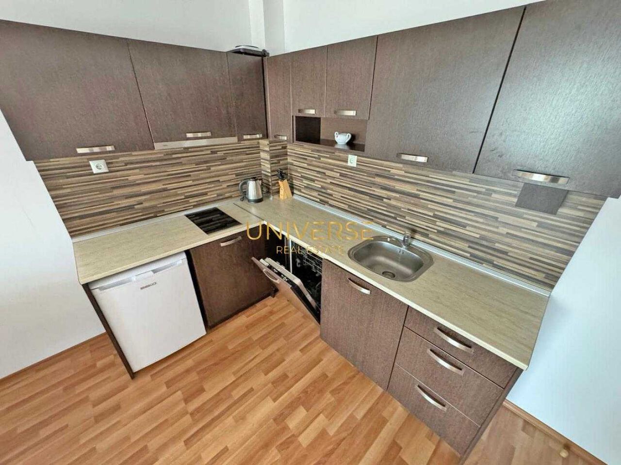 Продава се Двустаен апартамент в к.к. Слънчев бряг - 71 кв.м за 1155 €/кв.м - Снимка #6