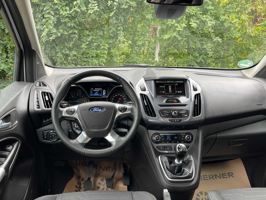 Ford Tourneo Connect Maxi Titanium