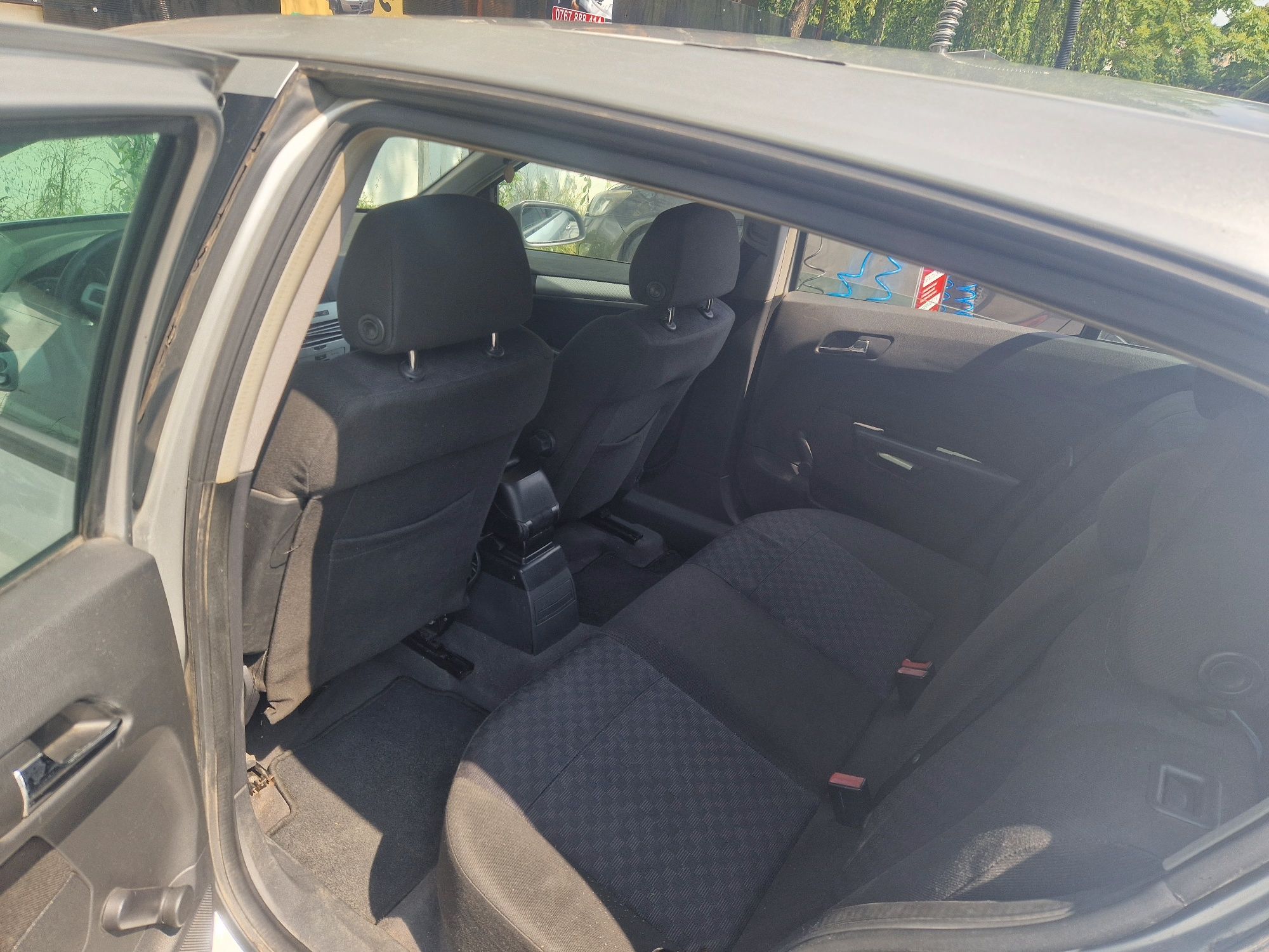 Vând Opel astra H 1.7