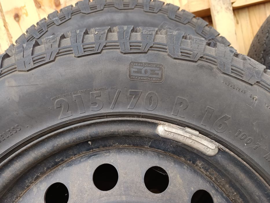 Vând 4 cauciucuri iarna 215/70 R 16 fabricație 2021