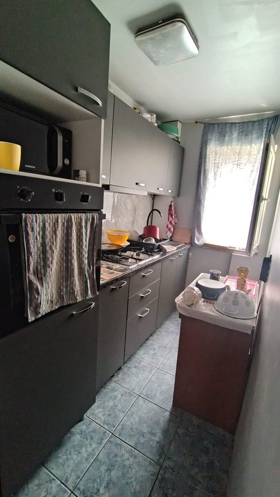 Vând apartament 2 camere la etaj3 din 4 se vinde exact ca in poze .